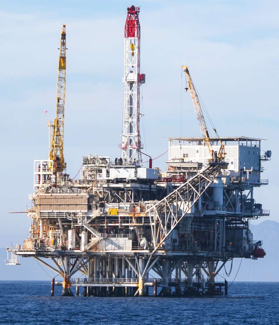 Rig With Derrick Axter